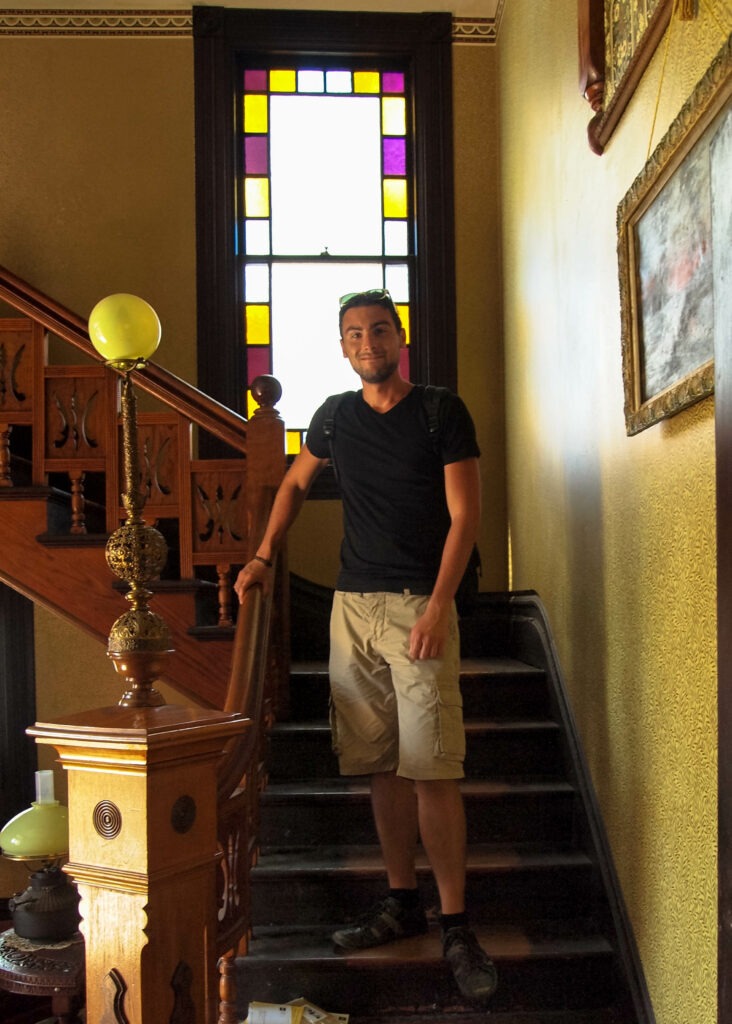 Cet intérieur vous parle ? M6, la trilogie du samedi, les soeurs Halliwell ? Oui, c'est bien la maison de Charmed que j'ai eu la chance de visiter !