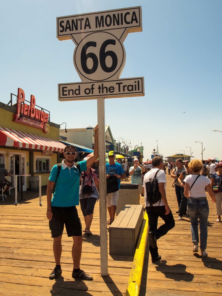Impossible de venir ici et de repartir sans ma photo devant le célèbre panneau « Santa Monica 66 End of the Trail ».
