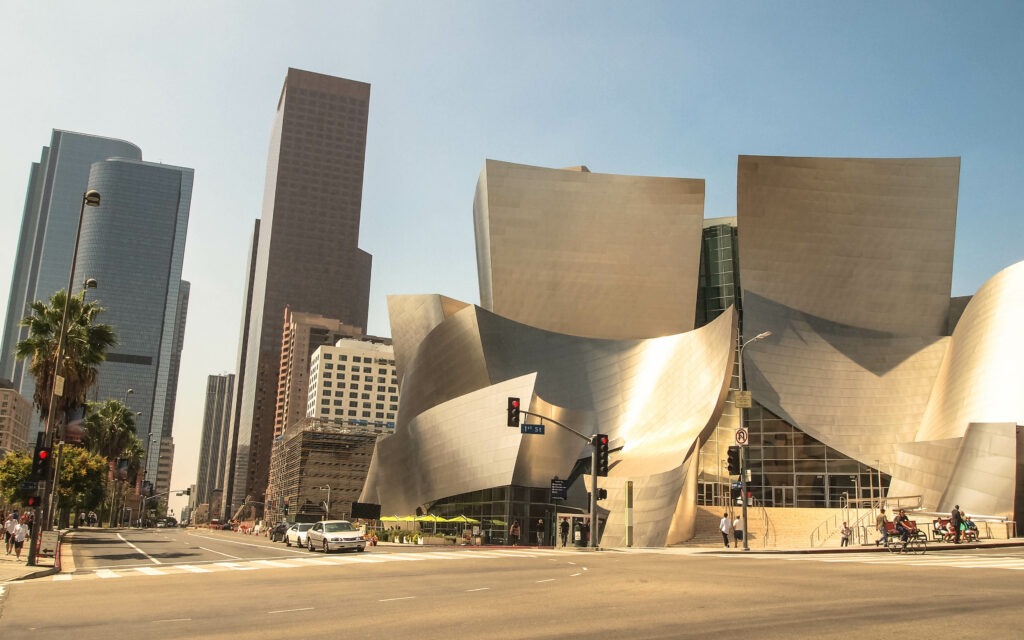 Le Walt Disney Concert Hall, chef-d’œuvre de Frank Gehry inauguré en 2003 : un symbole architectural incontournable de Downtown Los Angeles.