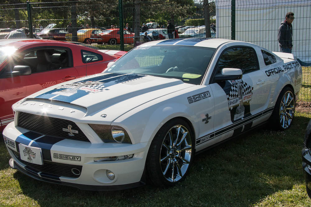 La Mustang arbore une carrosserie customisée très élégante