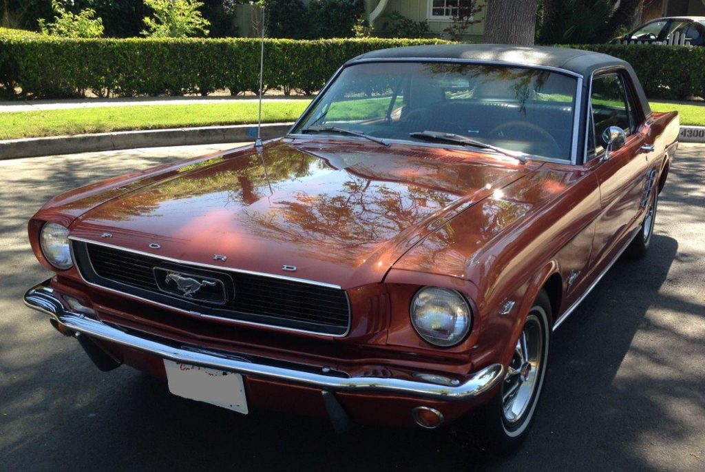 Un superbe coupé 66 californien !