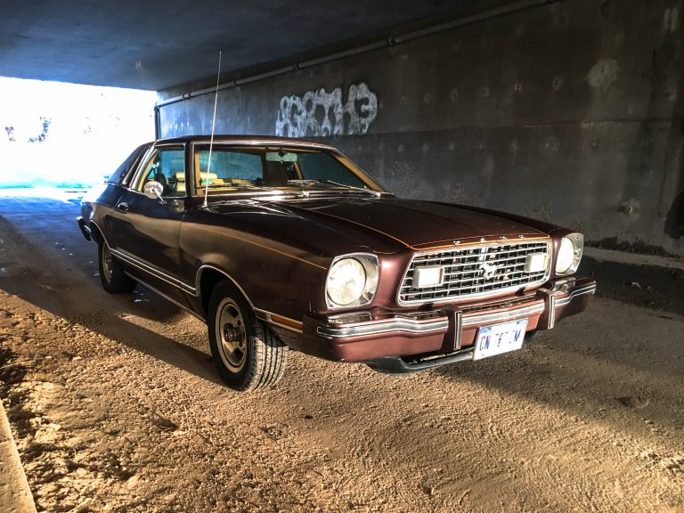 Ma première Mustang : un coupé GHIA de 1977.