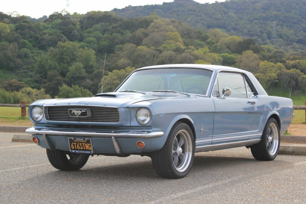 Fraîchement restaurée, la Mustang de 1966 correspondait enfin à la vision de Marissa — bien que l'histoire fût loin d'être terminée.