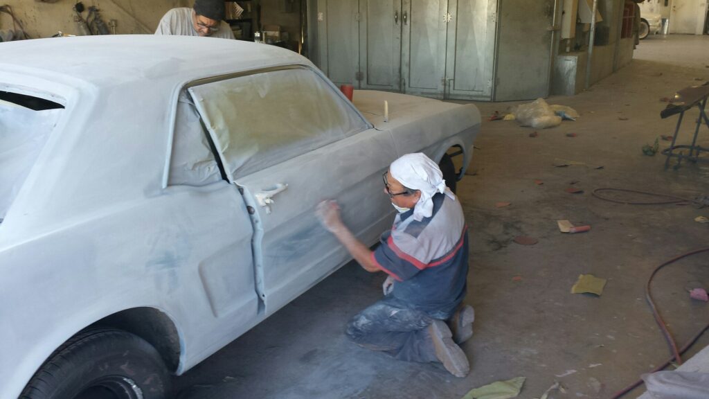 Le retour à la réalité : avant de devenir une Mustang utilisée au quotidien, ce coupé à six cylindres en ligne a nécessité d'importants travaux de restauration.