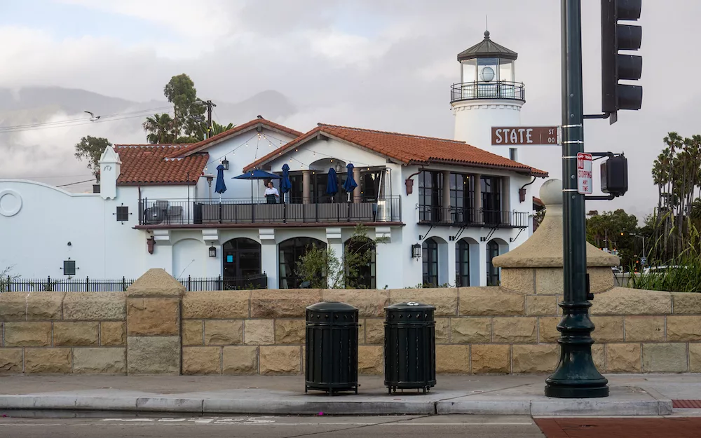 Back to the car, passing beautiful villas in Santa Barbara...