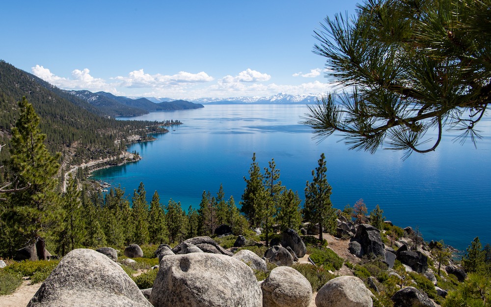 Vue imprenable sur le Lake Tahoe durant notre randonnée.