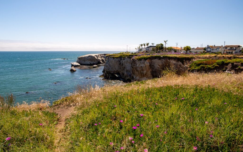 Pismo Beach : un moment de détente pour les filles entre jeux et paysages côtiers à perte de vue