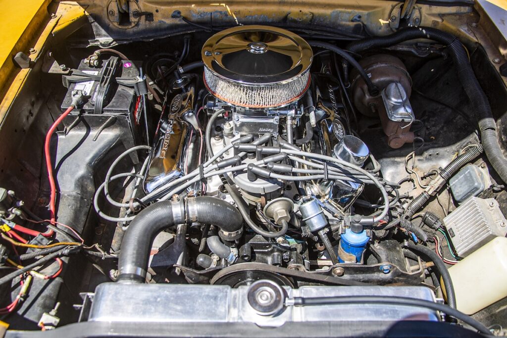 Le nouveau moteur est un V8 302 ci avec des pièces haute-performance.