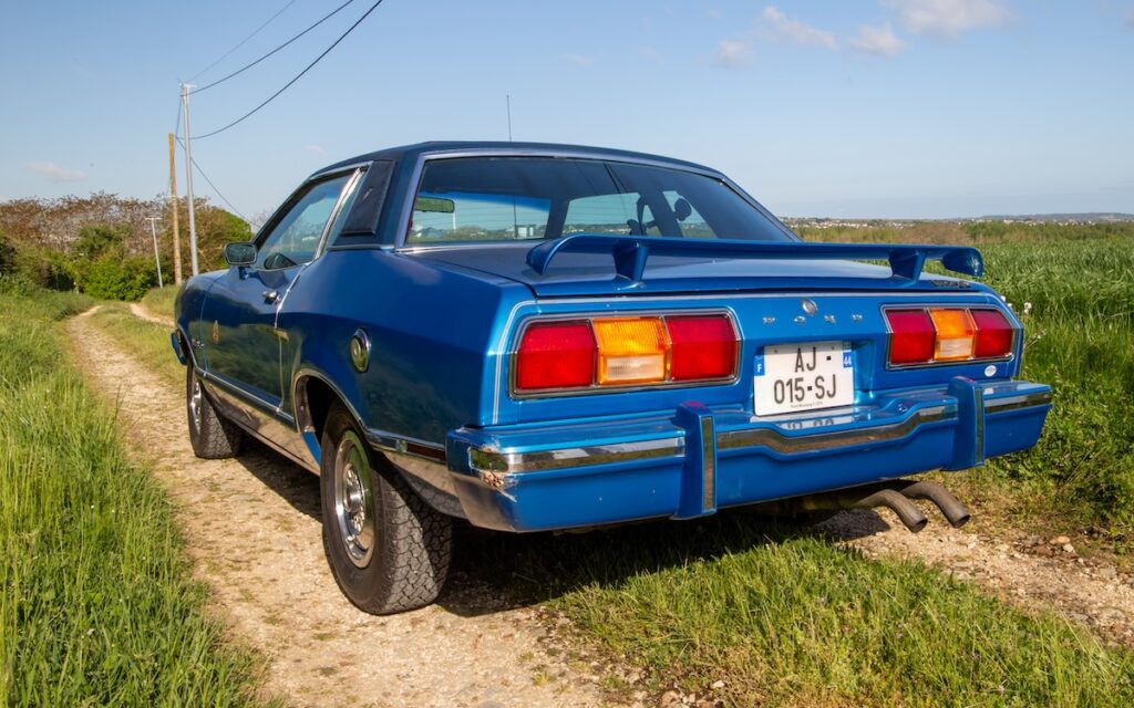 La ligne arrière de la Mustang II Ghia 1974 avec son aileron intrigant.