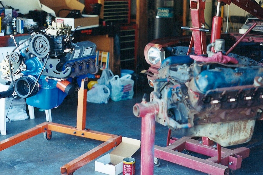 L’ancien moteur V8 289ci est échangé par un autre 302ci, en meilleur état de fonctionnement.