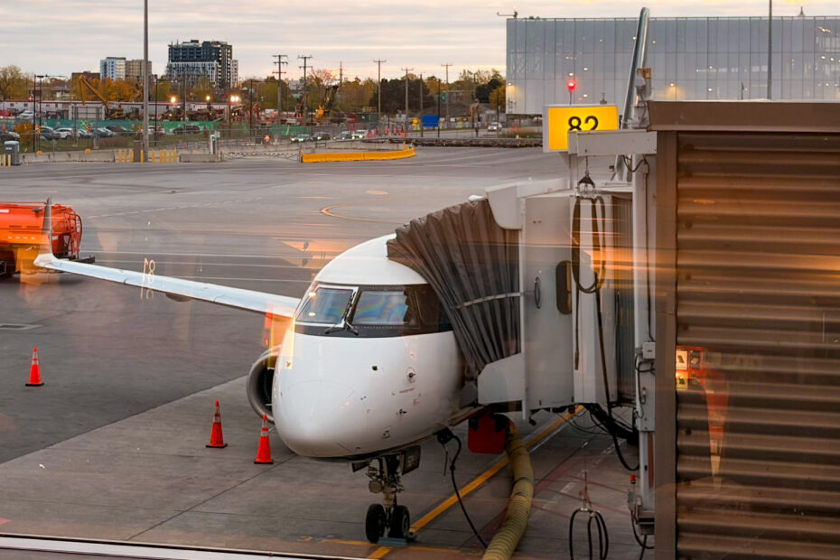 L'avion qui nous permettra de rejoindre New York depuis Montréal.