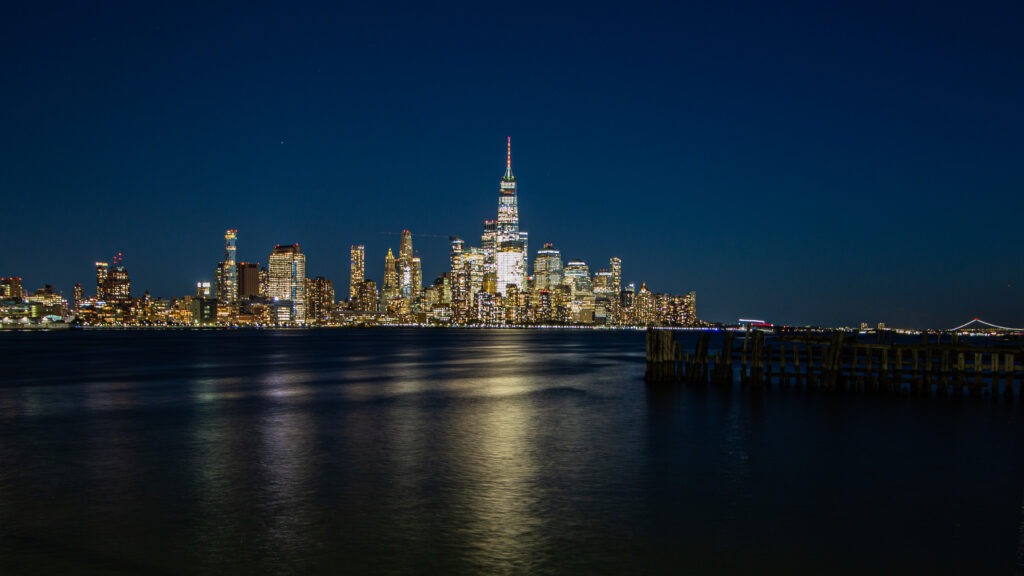 Manhattan de nuit, vue depuis Hoboken Riverside Park