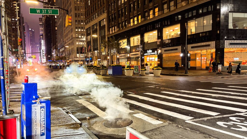 Nous retrouverons d'autres bouches d'égouts à notre retour de Summit One Vanderbilt.