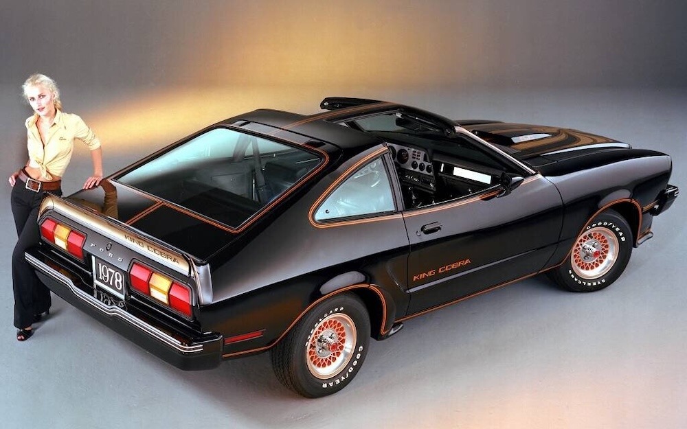 La Mustang II King Cobra existe en version T-roof.