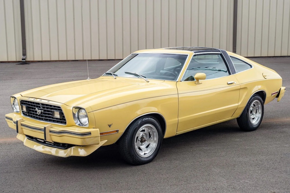 Une Mustang II T-roof en vente en 2023