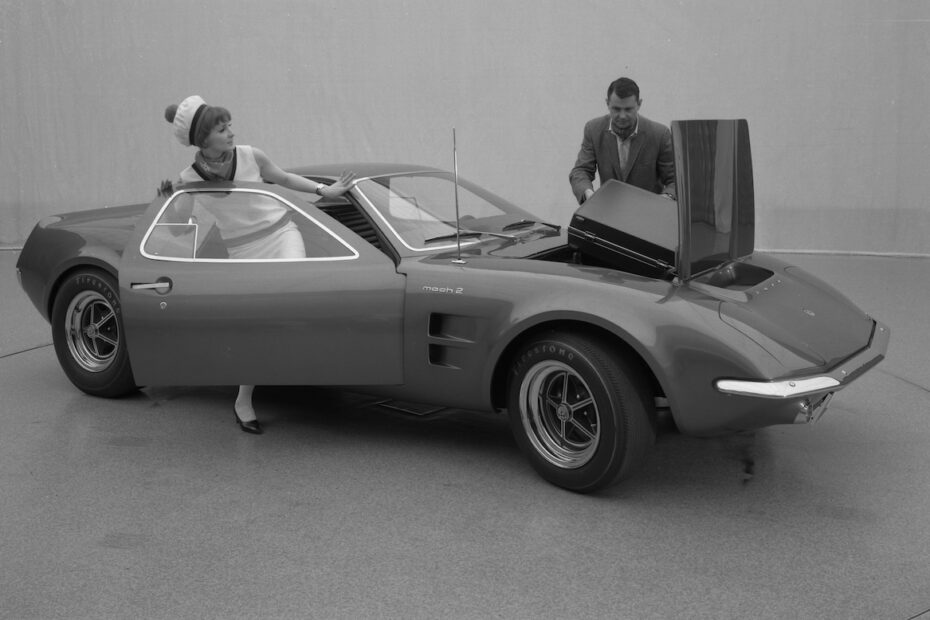 La Ford Mach 2, une sportive biplace à moteur central développée à partir de composants de la Mustang et dévoilée en 1967. Crédits : Ford Motor Company / Ford Archives