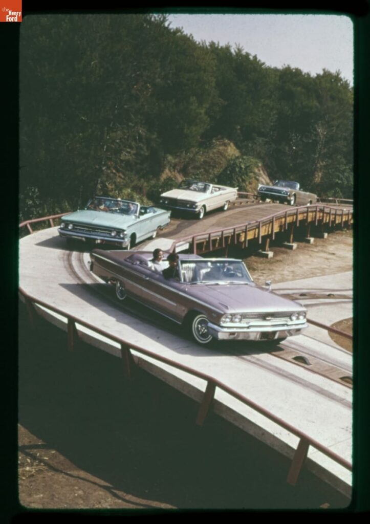 Prototype du système de voie du Magic Skyway testé par les équipes Disney en 1962-1963