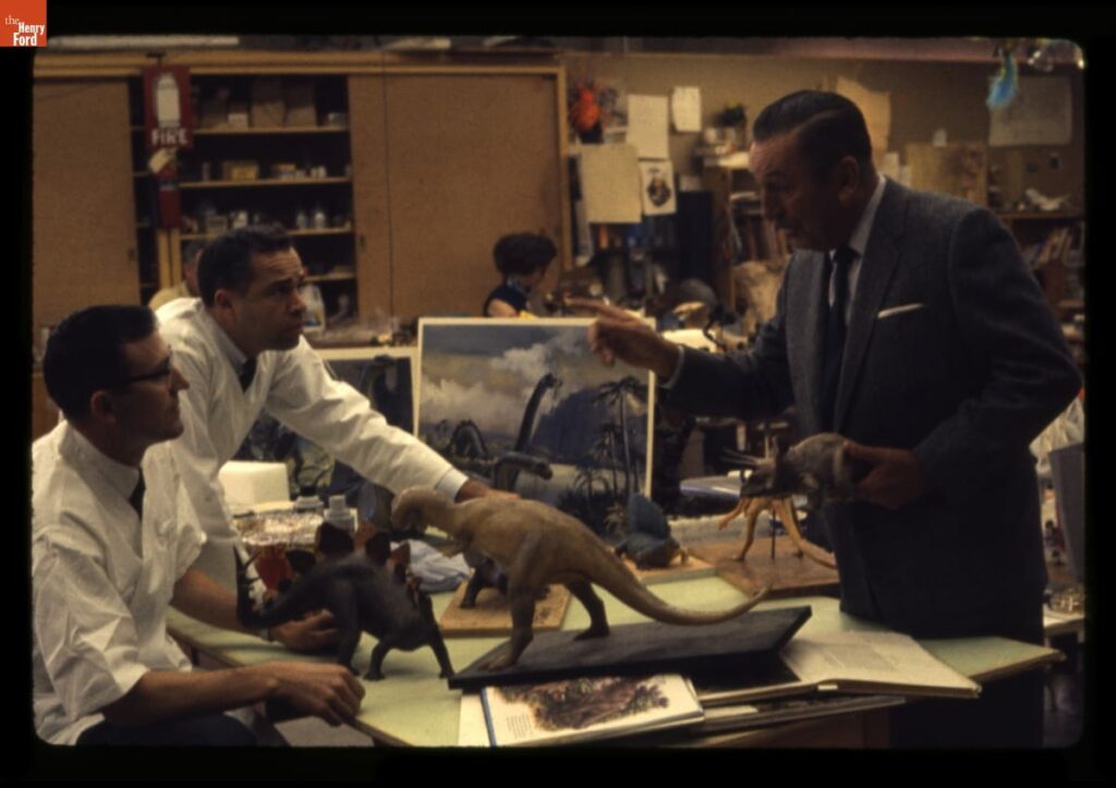 Walt Disney et les Imagineers travaillent sur les dinosaures du Magic Skyway