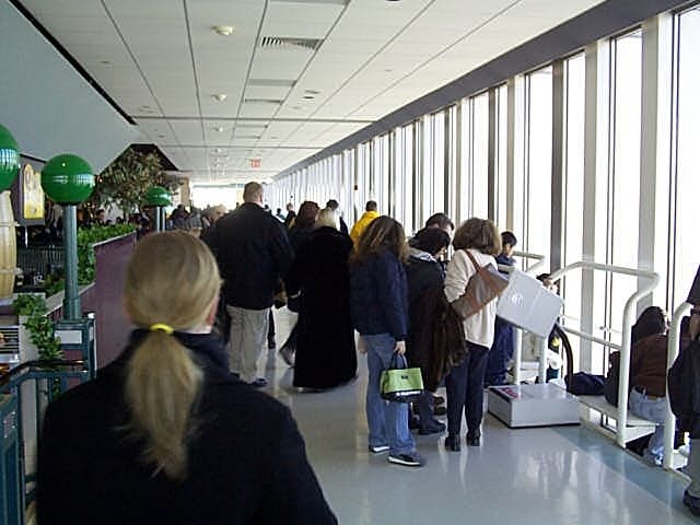 À l’intérieur du World Trade Center, sur le pont d’observation des Twin Towers, le 1er janvier 2001. Photo : Duncan Rawlinson – CC BY 2.0.