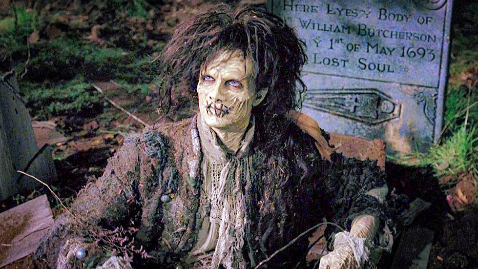 Billy Butcherson, revenu d’entre les morts : Hocus Pocus transforme volontiers l’imaginaire funéraire et les légendes de Salem en comédie fantastique. © 1993 Walt Disney Pictures.