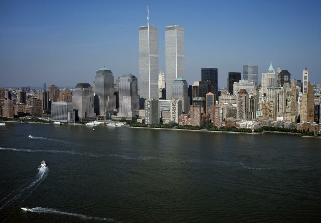 Vue aérienne du World Trade Center et des Twin Towers à New York en 2001.