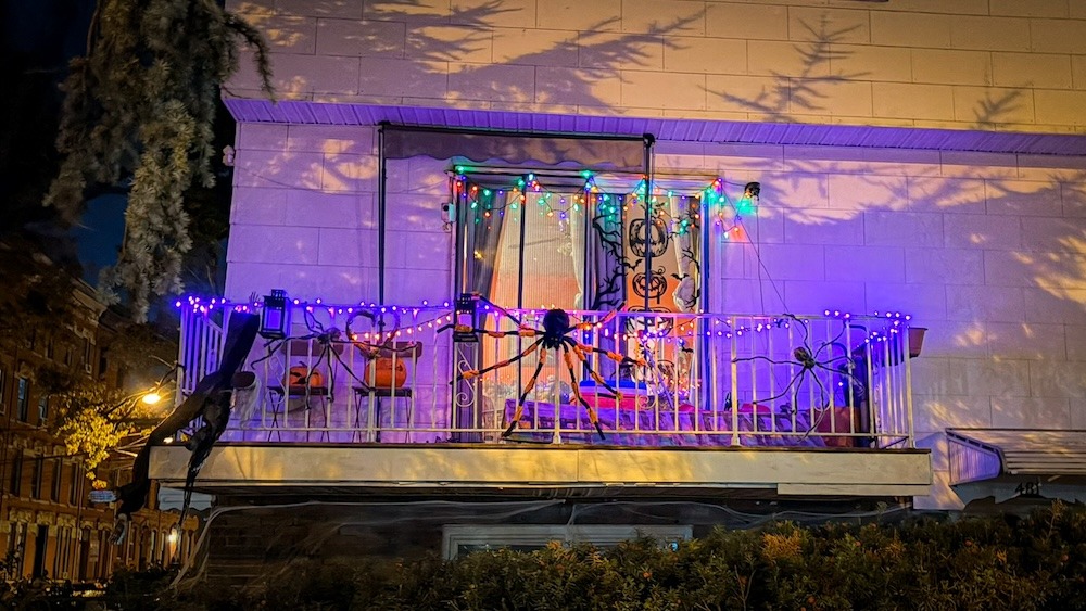 Halloween est partout fin octobre aux USA. Photo prise au cours de mon voyage en 2025, dans le New Jersey.